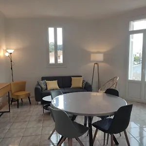 Bel F3 Moderne Proche Marché Et Appartement